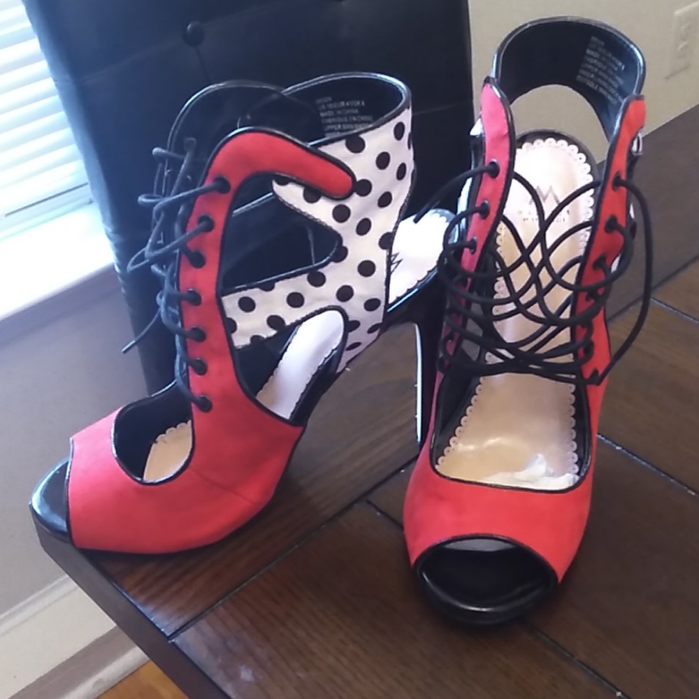 Heels - Picture 4 of 6